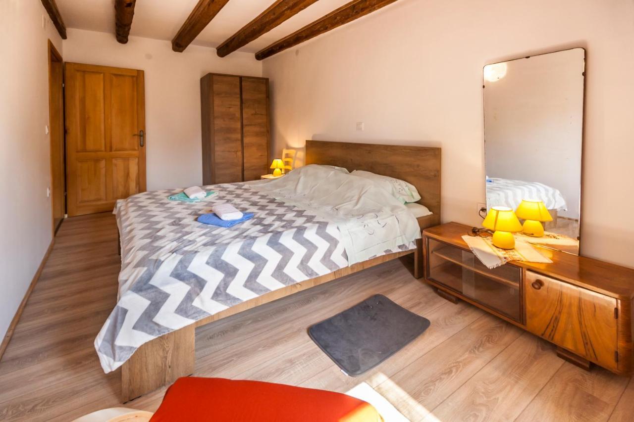 House Krizanic In Marcana, Istria, With 2 Apartments, Total 9 Guests Экстерьер фото